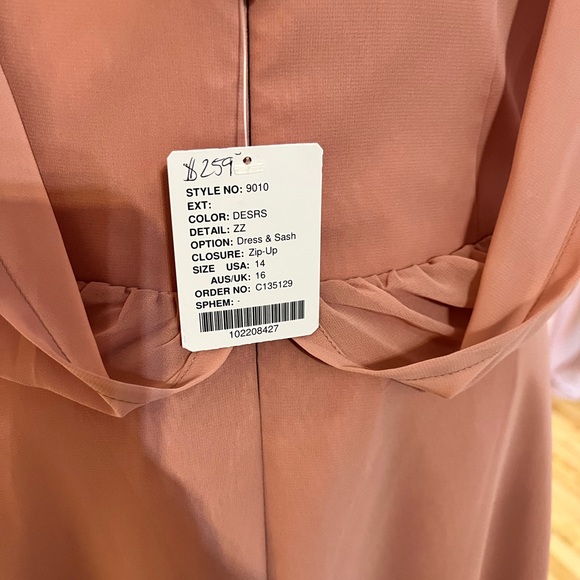 Sorella Vita Formal Gown - Picture 2 of 4